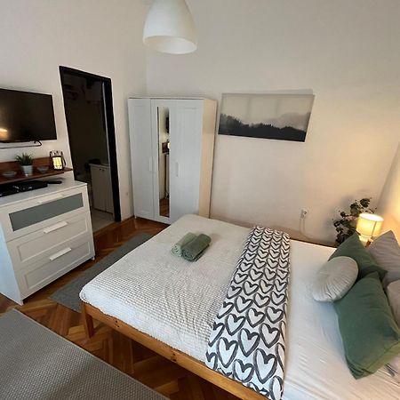 בודפשט Feel Like Home - Cozy Downtwon Studio For 2 מראה חיצוני תמונה